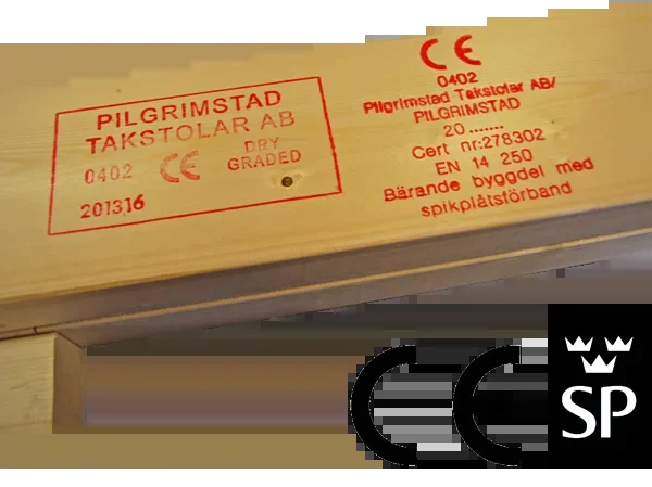 CE-märkning och SP-certifikat på takstolsbalk från Pilgrimstad Takstolar AB